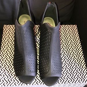 Women’s Ana Peep Toe Booties